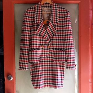 COPY - GUY LAROCHE SKIRT SUIT 44